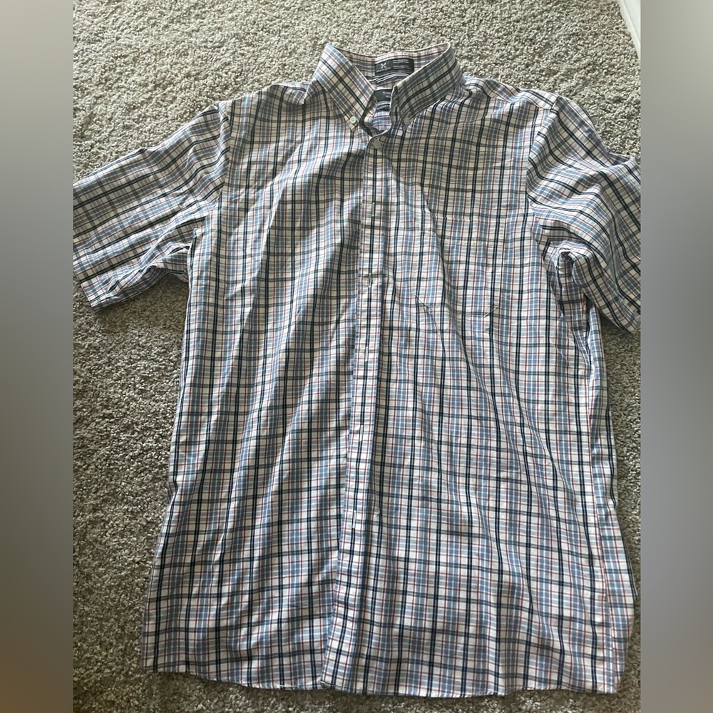 Mens Nordstrom Lrg Regular fit button down short sleeve shirt wrinkle free